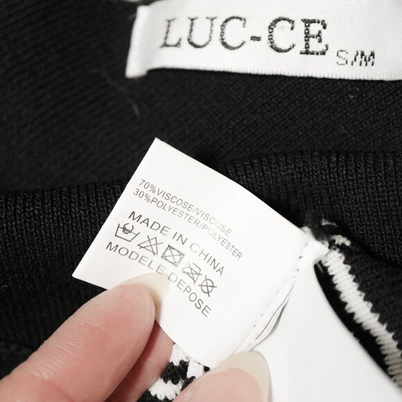 Black Striped Peek-a-boo Back Cropped Tee 🎹 LUC-CE - Picture 5 of 5